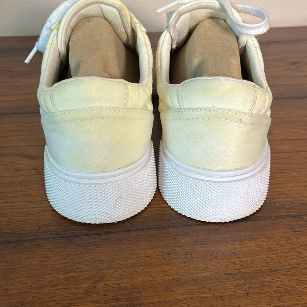 NINE WEST Women 10M Butter Yellow Off White Hola Diamond Quilted Sneaker Classic - Picture 5 of 12